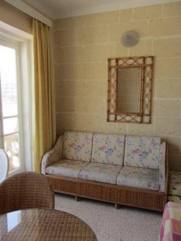 شقة Marsalforn  في Ta' Karmni الغرفة الصورة